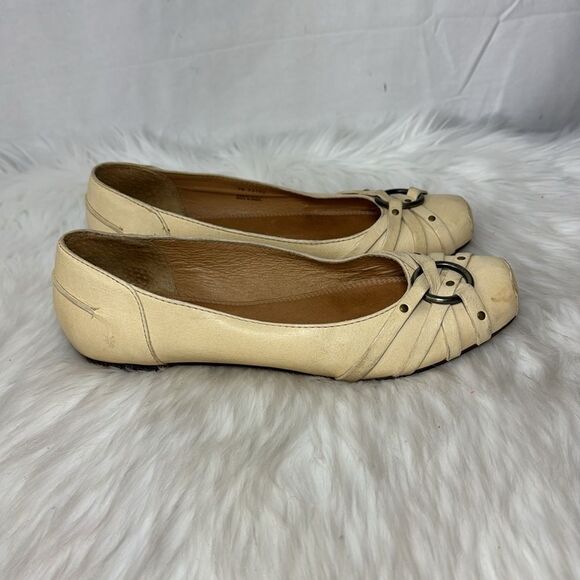 Frye Anna Flats Cream Leather Square Toe Harness Ring Sz 7 - Picture 4 of 6